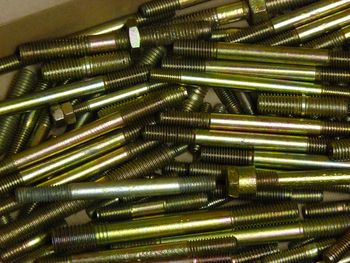 Stud bolts