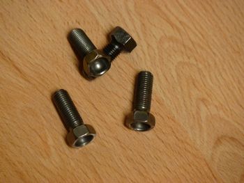 Adjusting screw