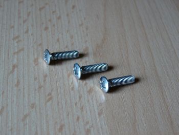 Linsenkopfschraube