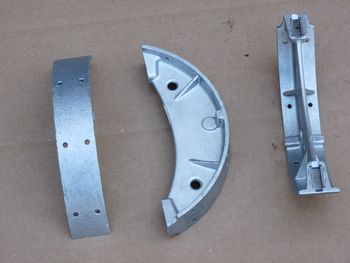 Brake shoe half