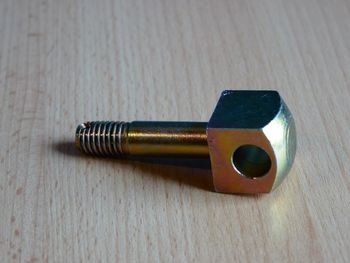 Anlenkbolzen