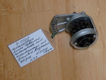 Sprocket wheel bearing, included sprocket wheel (4-055), sprocket wheel spindle, sprocket wheel locking plate (4-058), 2x roller bearing (4-051)
