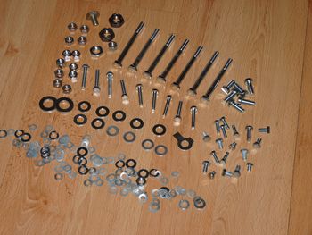 Sealing kit for rear axle