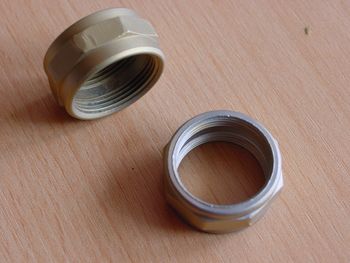 Quick connecting nut