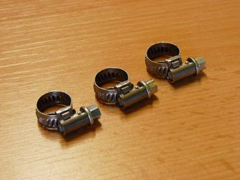 Screw thread clip, for fuel hose 5-206+B6-06-149, 2 pice for 1 hose