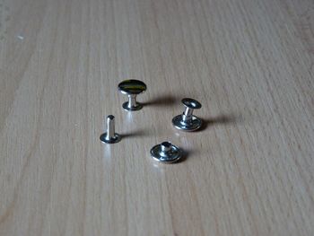 Hollow rivet