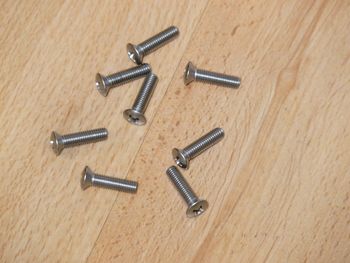 Tornillo de cabeza redonda