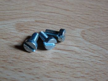 Cylinder head screw