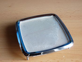 Lautsprecherblende
