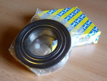 Grooved ball bearing