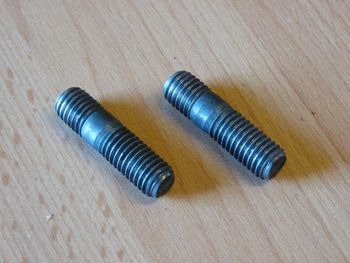 Stud screw