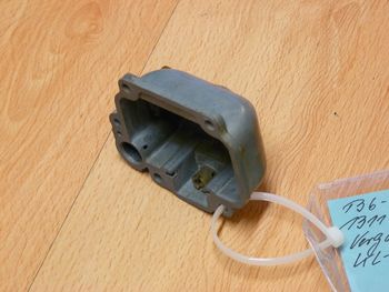Float gauge housing
