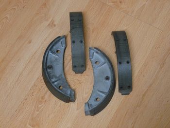 Brake shoe set