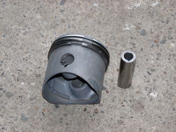 Piston