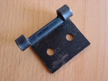 Hinge arm