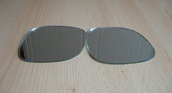 Mirror glass, rectangle, suitable for left and right. Some have become blind from long storage. 